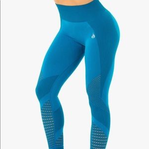 NWOT RYDERWEAR ELECTRA SEAMLESS LEGGINGS